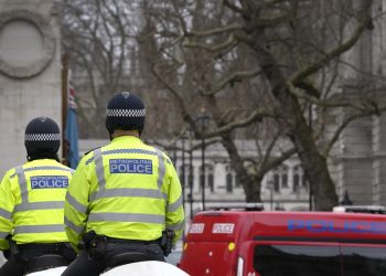 Νέα-επίθεση-σε-συναγωγή-στο-βορειοδυτικό-Λονδίνο-–-«Αυξάνεται-η-βία»,-προειδοποιεί-ο-Αρχιραβίνος