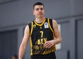 Φλιώνης:-«Αξίζουμε-να-είμαστε-στο-υψηλότερο-επίπεδο»