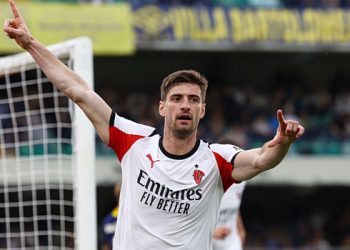 Βερόνα-Μίλαν-0-1:-Οι-ροσονέρι-προσπέρασαν-τη-Νάπολι-και-είναι-2οι-–-Αγκαλιά-με-θέση-για-το-champions-league