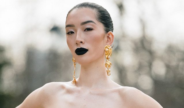 Λευκό-μολύβι-ματιών:-Το-πιο-εύκολο-tip-που-φωτίζει-το-βλέμμα-σας