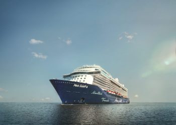 h-tui-cruises-ανακοίνωσε-πως-δύο-πλοία-της-διήλθαν-από-τα-Στενά-του-Ορμούζ