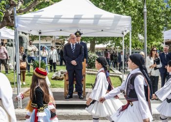 Ο-Κωνσταντίνος-Τασούλας-στην-Άμφισσα-για-τα-205-χρόνια-από-την-απελευθέρωση-του-Κάστρου-των-Σαλώνων