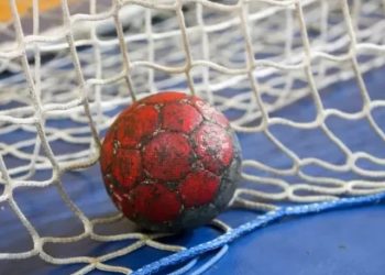 Οριστικά-πρώτη-στην-κανονική-περίοδο-η-ΑΕΚ