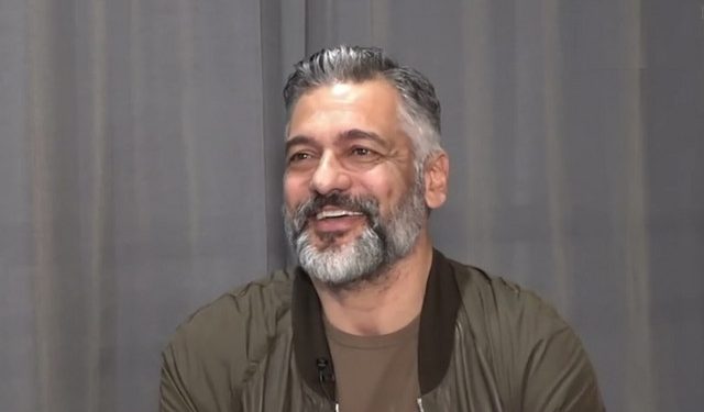 Στέλιος-Κρητικός:-Η-άγνωστη-ιστορία-για-την-πρώτη-του-γνωριμία-με-τον-Γιώργο-Νταλάρα-–-Γιατί-«ζητούσε-την-αστυνομία»