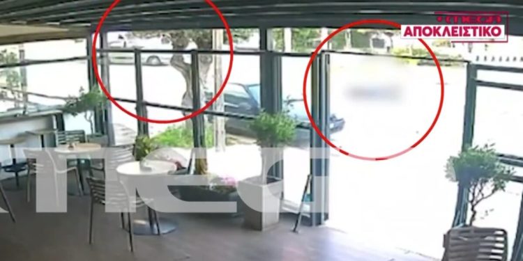 Ηλιούπολη:-Καρέ-–-καρέ-το-σοκαριστικό-τροχαίο-με-θύμα-64χρονο-οδηγό-μηχανής-–-«Μέσα-σε-12-ώρες-ο-άνθρωπος-τέλειωσε»-λέει-η-σύζυγός-του