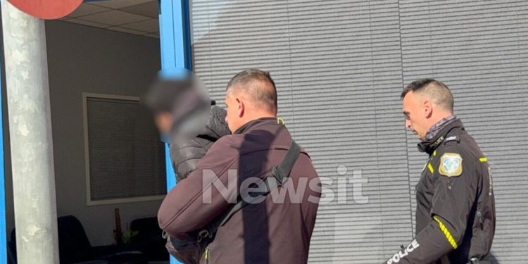 Λιοσίων:-Ο-ανήλικος-οδηγός-που-παρέσυρε-και-εγκατέλειψε-την-16χρονη,-είχε-ξανά-συλληφθεί-για-διακίνηση-ναρκωτικών-σε-σχολεία