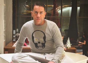 Γιώργος-Μαζωνάκης:-Χόρεψε-ζεϊμπέκικο-στην-κουζίνα-–-Το-αινιγματικό-μήνυμα