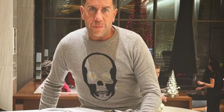 Γιώργος-Μαζωνάκης:-Χόρεψε-ζεϊμπέκικο-στην-κουζίνα-–-Το-αινιγματικό-μήνυμα