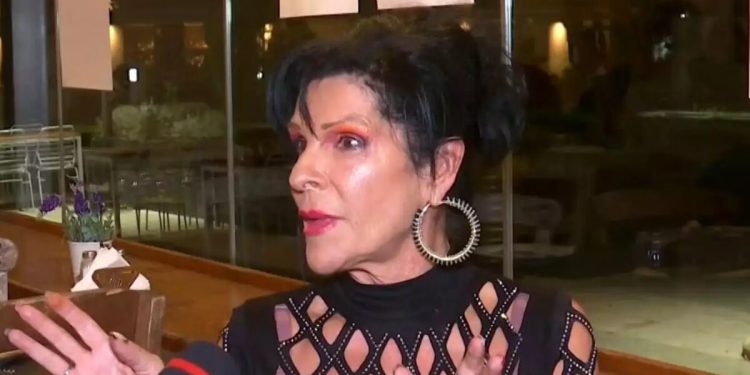 Σοφία-Βόσσου:-Έξαλλη-με-δημοσίευμα-που-την-«πέθανε»-–-«Είστε-ανθρωπόμορφα-τέρατα»