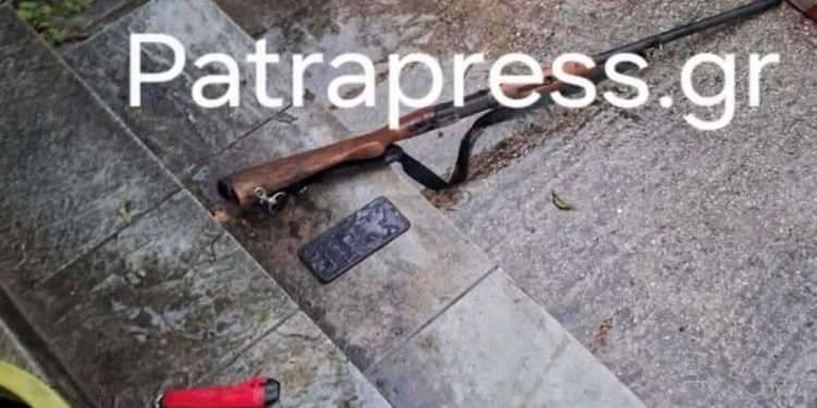 Πάτρα:-Οι-πρώτες-εικόνες-από-την-τραγωδία-με-τον-58χρονο-νεκρό-σε-φλεγόμενο-σπίτι