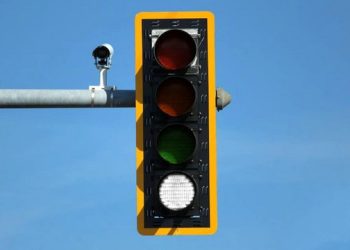 Έρχεται-στους-δρόμους-της-Ευρώπης-το-λευκό-χρώμα-στα-φανάρια-–-Πώς-αναμένεται-να-αλλάξει-την-κυκλοφορία