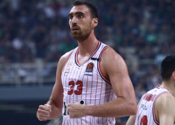 Τιμή-και-χαρά-να-είμαι-ο-κορυφαίος-ριμπάουντερ-της-euroleague,-λέει-ο-Μιλουτίνοφ