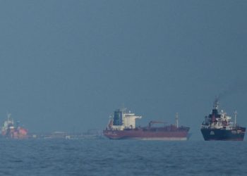 Ιράν:-«Η-ασφάλεια-στα-Στενά-του-Ορμούζ-δεν-είναι-δωρεάν»-–-Αιχμές-για-τις-εξαγωγές-πετρελαίου