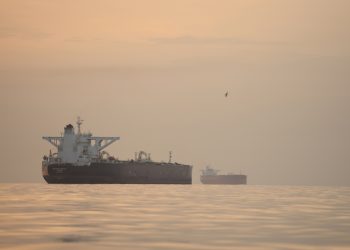 live:-Σε-τεντωμένο-σxοινί-οι-συνομιλίες-μεταξύ-ΗΠΑ-και-Ιράν-–-Αντίποινα-για-το-αμερικανικό-ρεσάλτο-σε-ιρανικό-πλοίο-υπόσχεται-η-Τεχεράνη