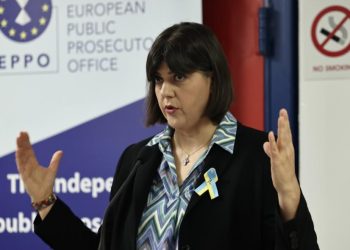 Η-επιστροφή-της-Λάουρα-Κοβέσι-στον-τόπο-του-εγκλήματος-και-ο-πανικός-του-Μαξίμου