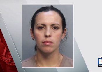 Δασκάλα-κατηγορείται-ότι-χτύπησε-με-δύναμη-το-κεφάλι-μαθητή-με-ειδικές-ανάγκες-στο-πάτωμα-σε-χριστιανικό-σχολείο-στη-Φλόριντα